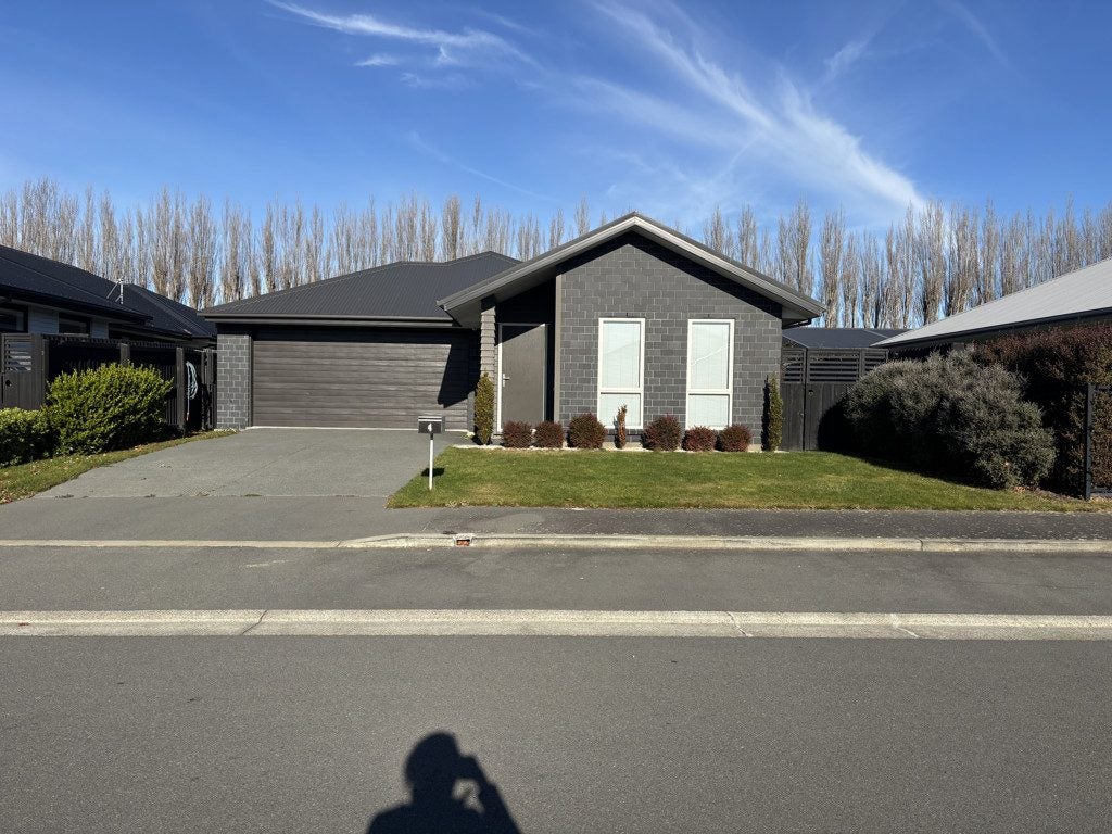 4 McLendon Green, Belfast, Christchurch - Carousel 1