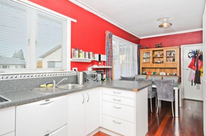 66 Pine Avenue, Melville, Hamilton - Carousel 2