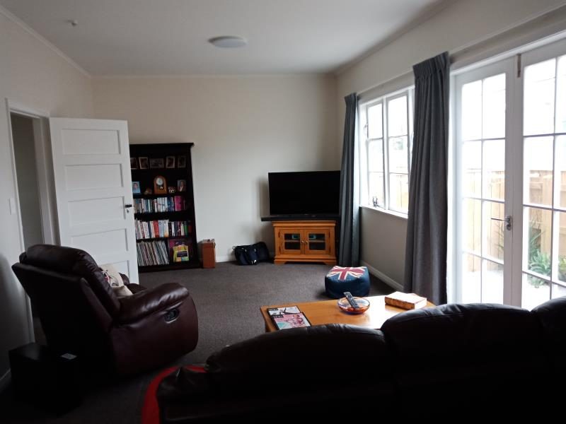 55 Durham Crescent, Fairfield, Lower Hutt - Carousel 1