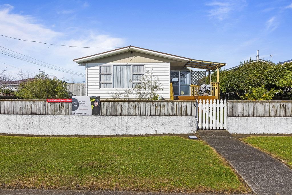 18 Saxton Road, Upper Vogeltown, New Plymouth - Carousel 25