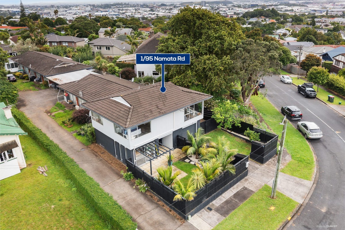 1/95 Namata Road, Onehunga, Auckland - Carousel 1