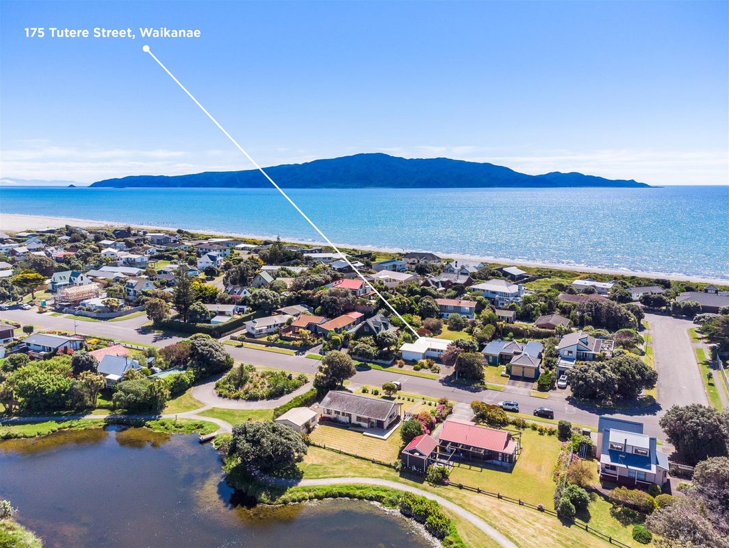175 Tutere Street, Waikanae Beach, Waikanae - Carousel 1