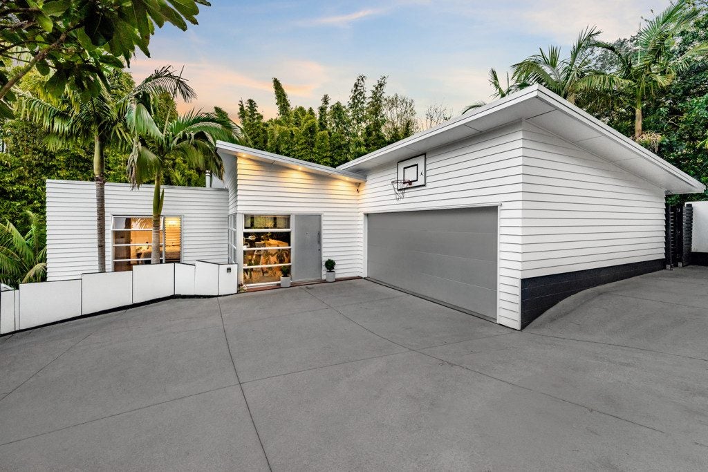 16C Charmaine Road, Torbay, Auckland - Carousel 1