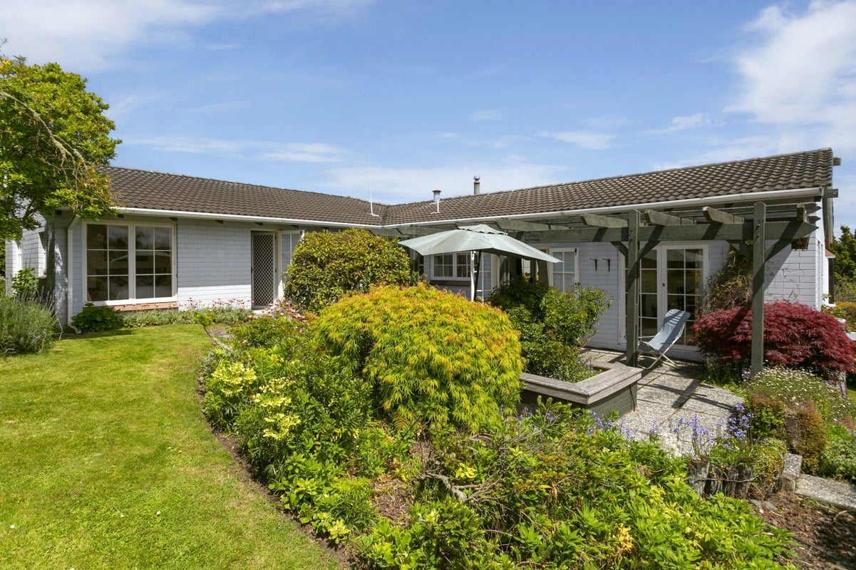 60 Harvey Street, Waipahihi, Taupo - Carousel 2