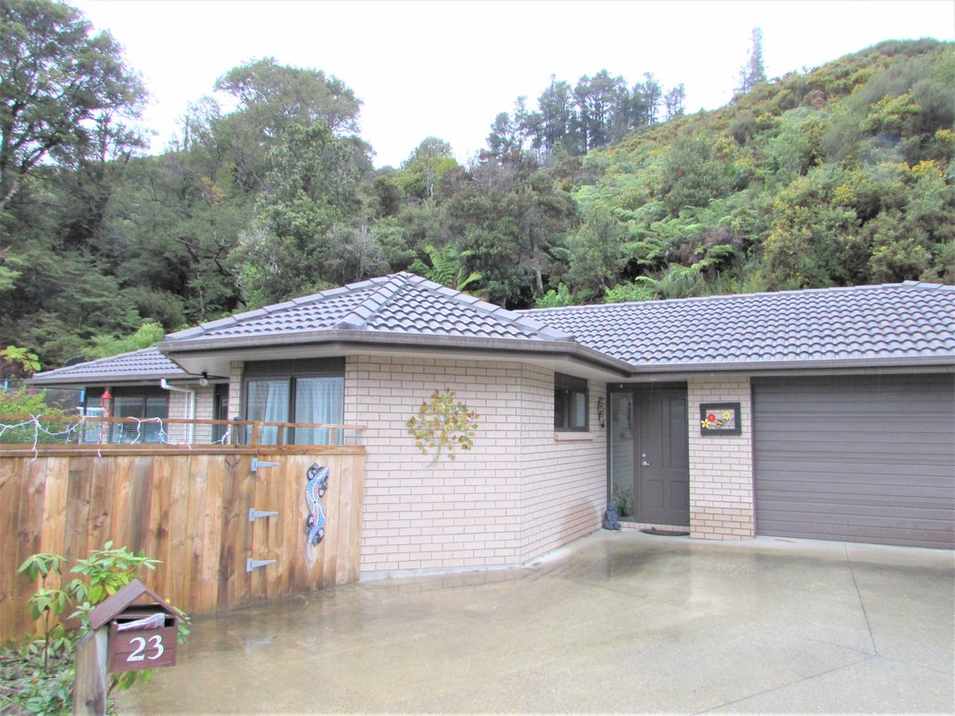 23 Aragon Grove, Kingsley Heights, Upper Hutt - Carousel 1