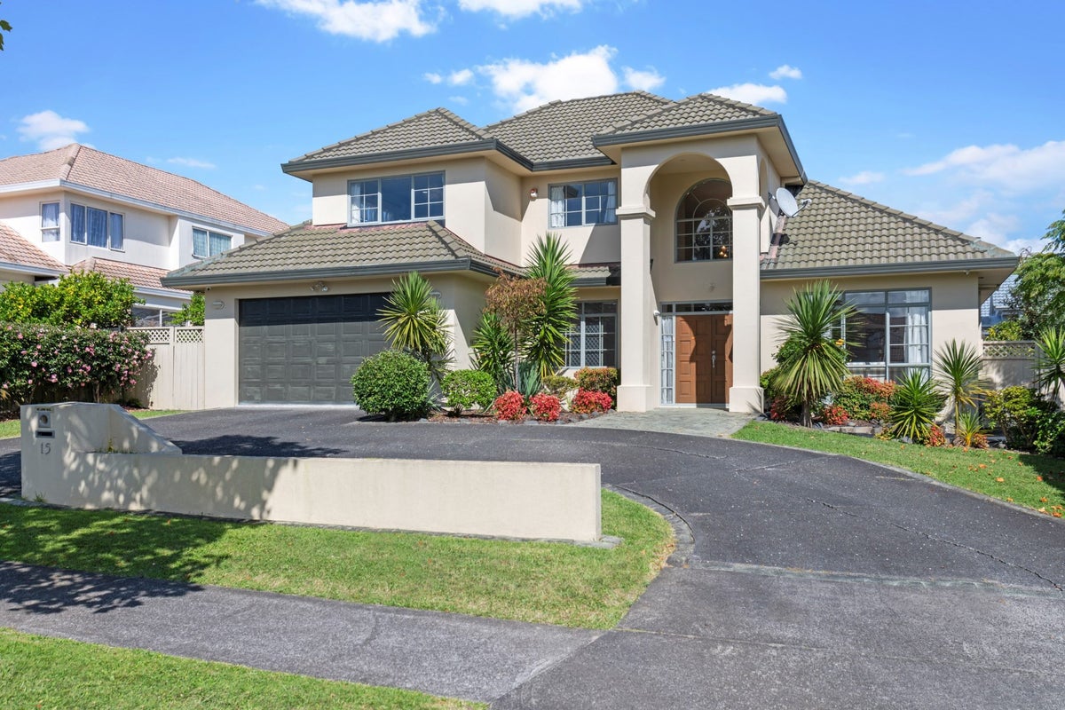 15 Jane Eyre Drive, Somerville, Auckland - Carousel 1