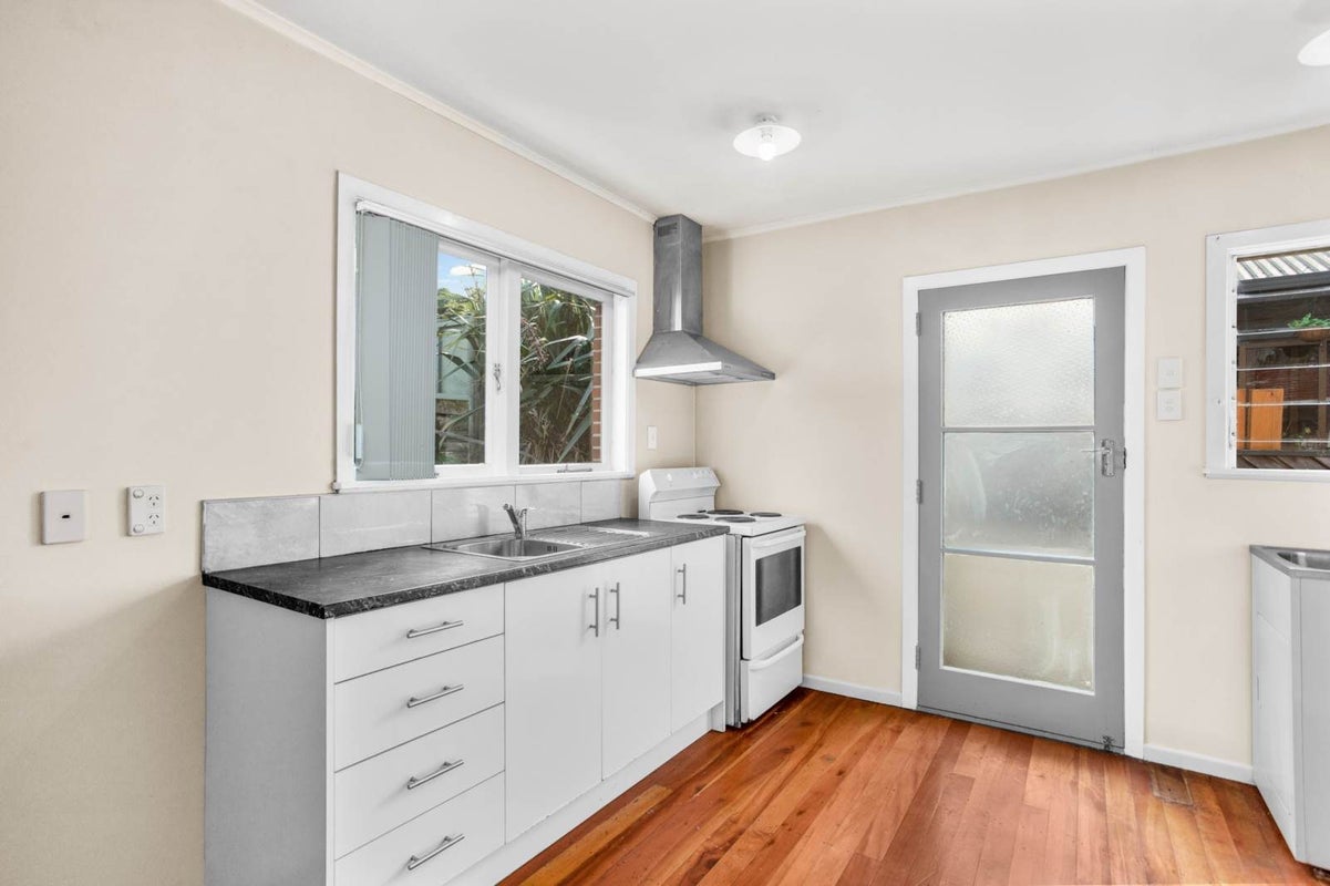 1/125 Donovan Street, Blockhouse Bay, Auckland - Carousel 1