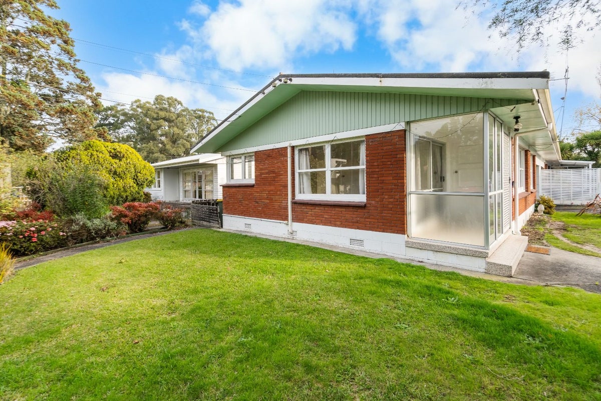 30A Anthony Crescent, Bader, Hamilton - Carousel 1