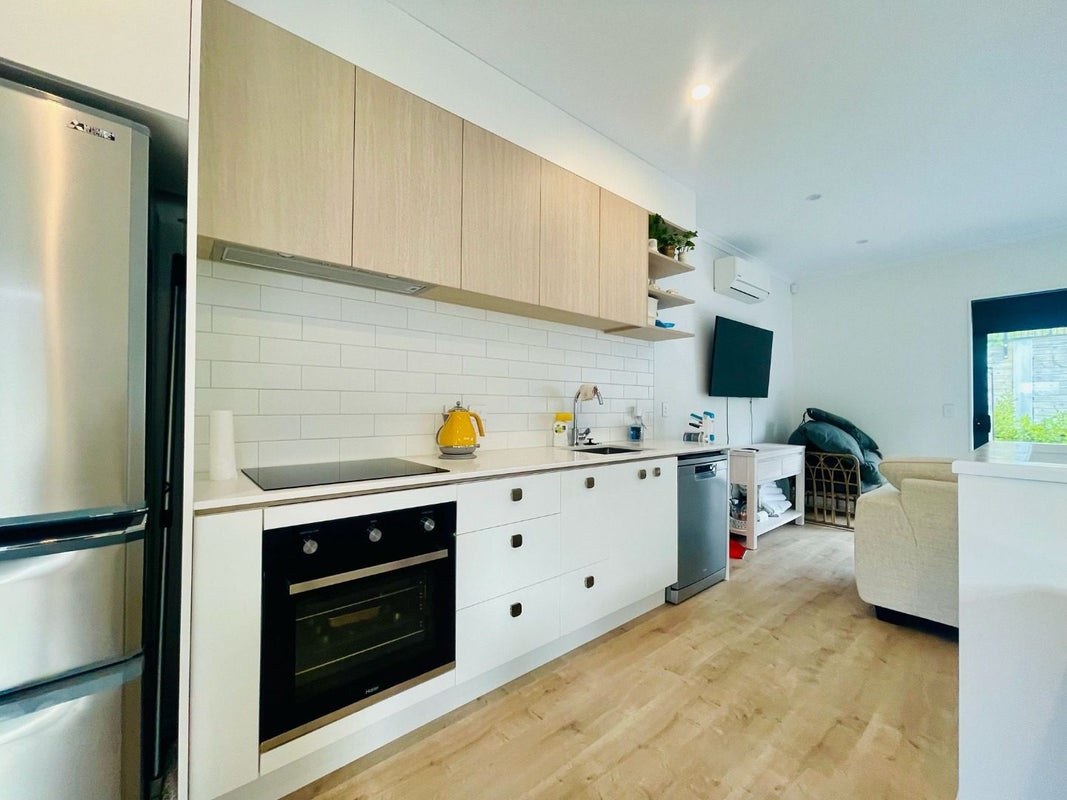 23 Barrel Crescent, Swanson, Auckland - Carousel 2
