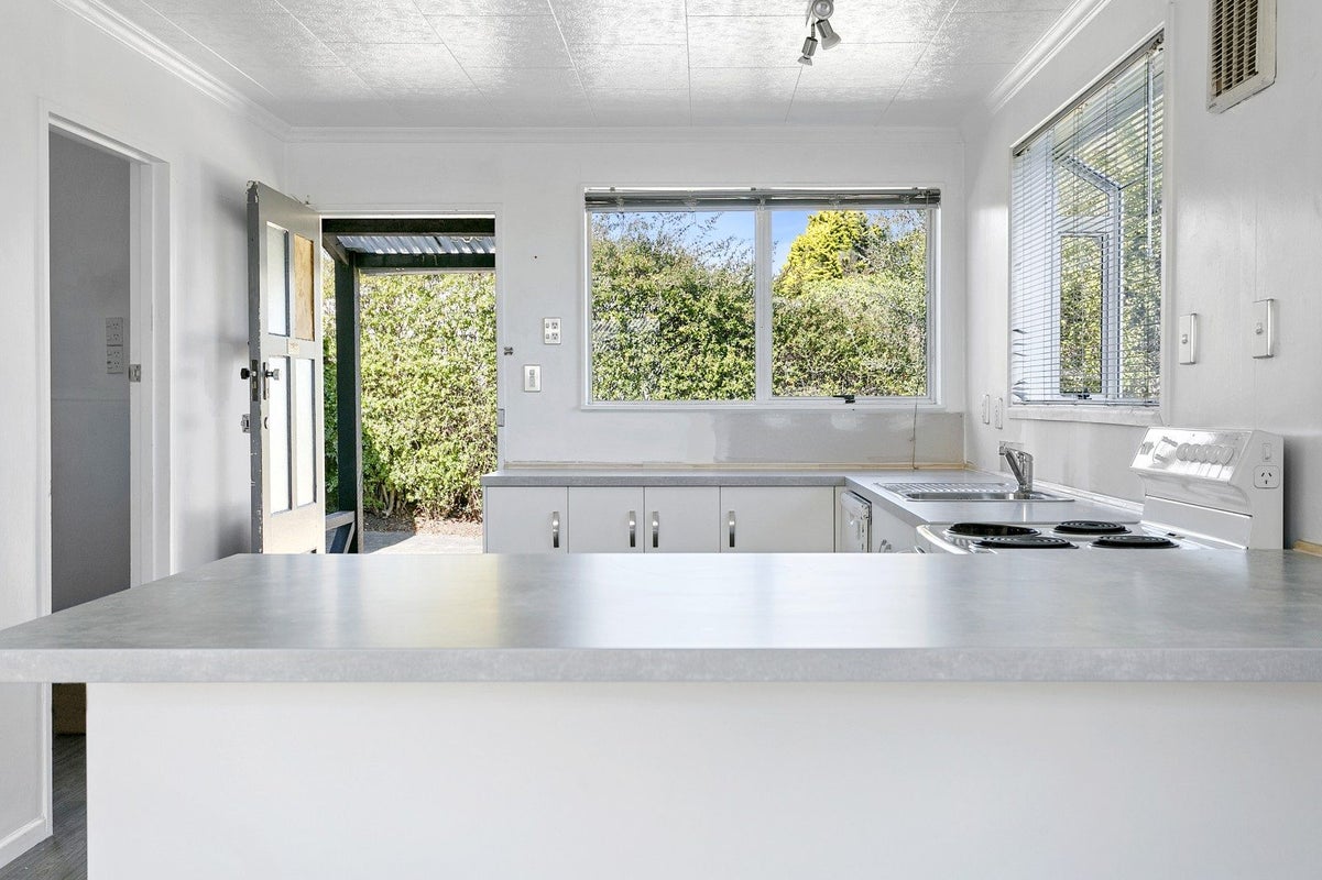 2 Arthur Crescent, Hilltop, Taupo - Carousel 2