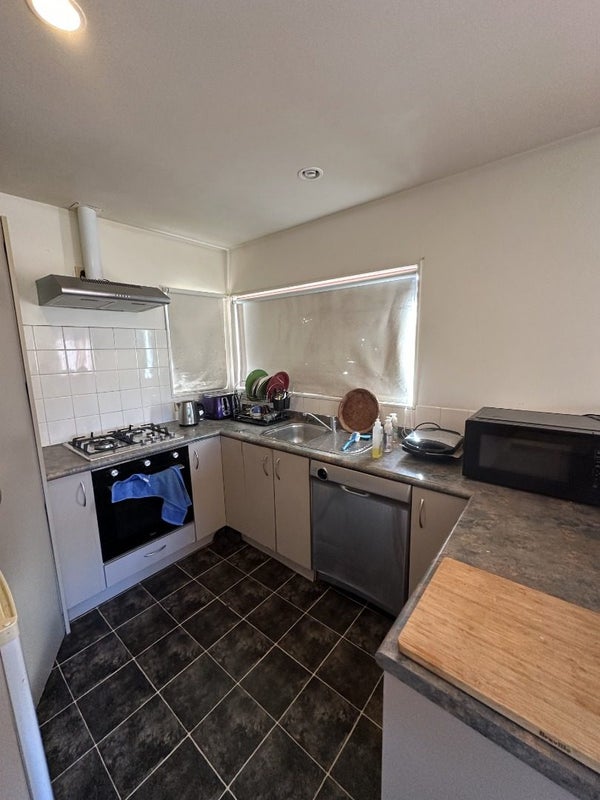 31 Copplestone Place, New Lynn, Auckland - Carousel 2