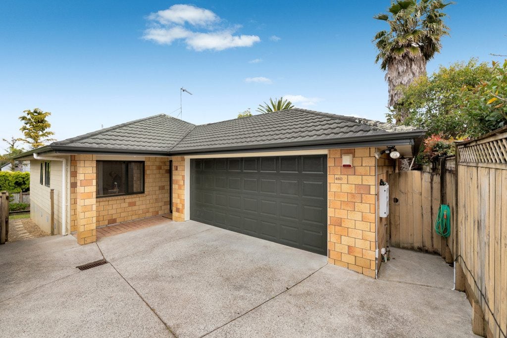 69D Howe Street, Howick, Auckland - Carousel 1