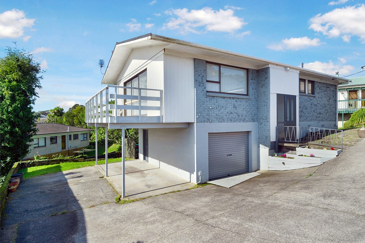 7B Alaunia Place, Lynfield, Auckland - Carousel 1