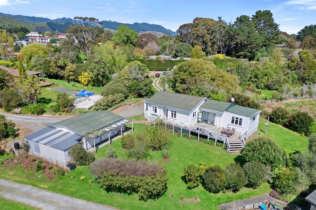 31 Otaihanga Road, Otaihanga, Paraparaumu - Carousel 1