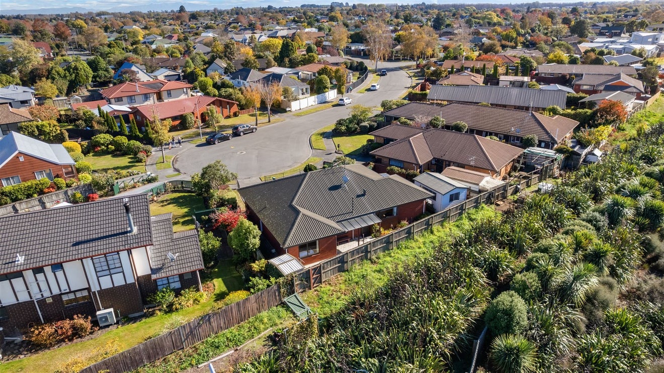 21 Mulberry Place, Redwood, Christchurch - Carousel 2