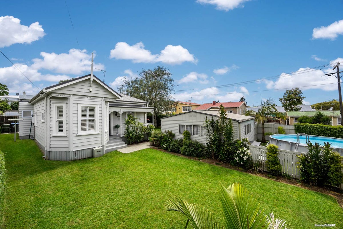30 Hardington Street, Onehunga, Auckland - Carousel 1