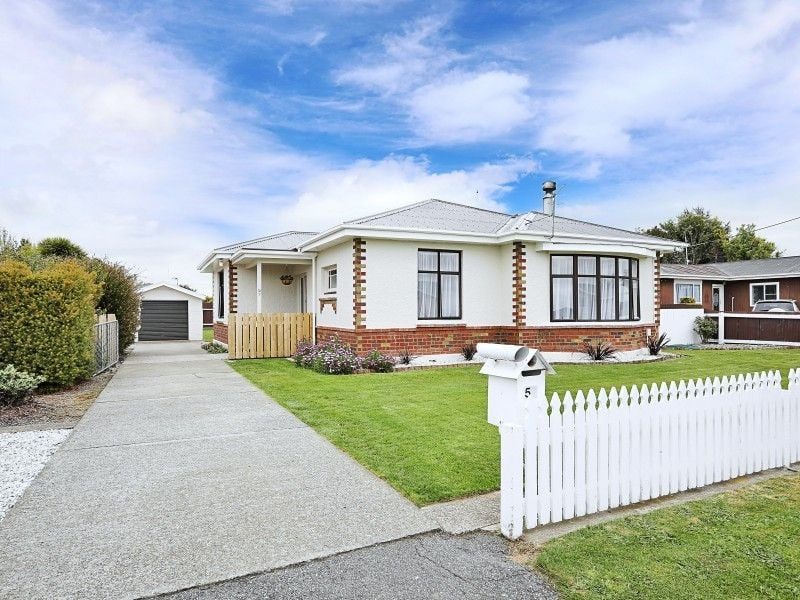 57 Renfrew Street, Waikiwi, Invercargill - Carousel 1