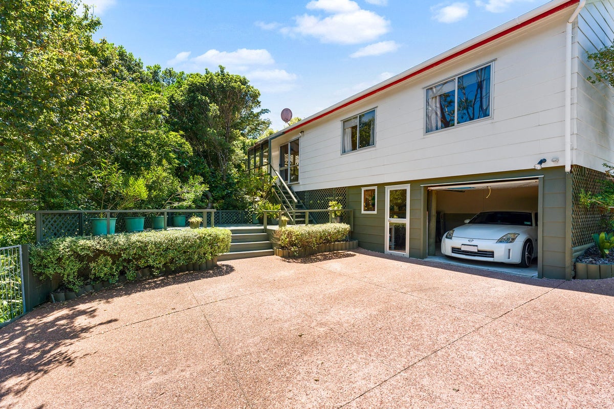 52A Moffat Road, Red Beach, Whangaparaoa - Carousel 1