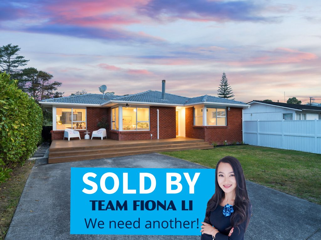26A Finlow Drive, Te Atatu South, Auckland - Carousel 1