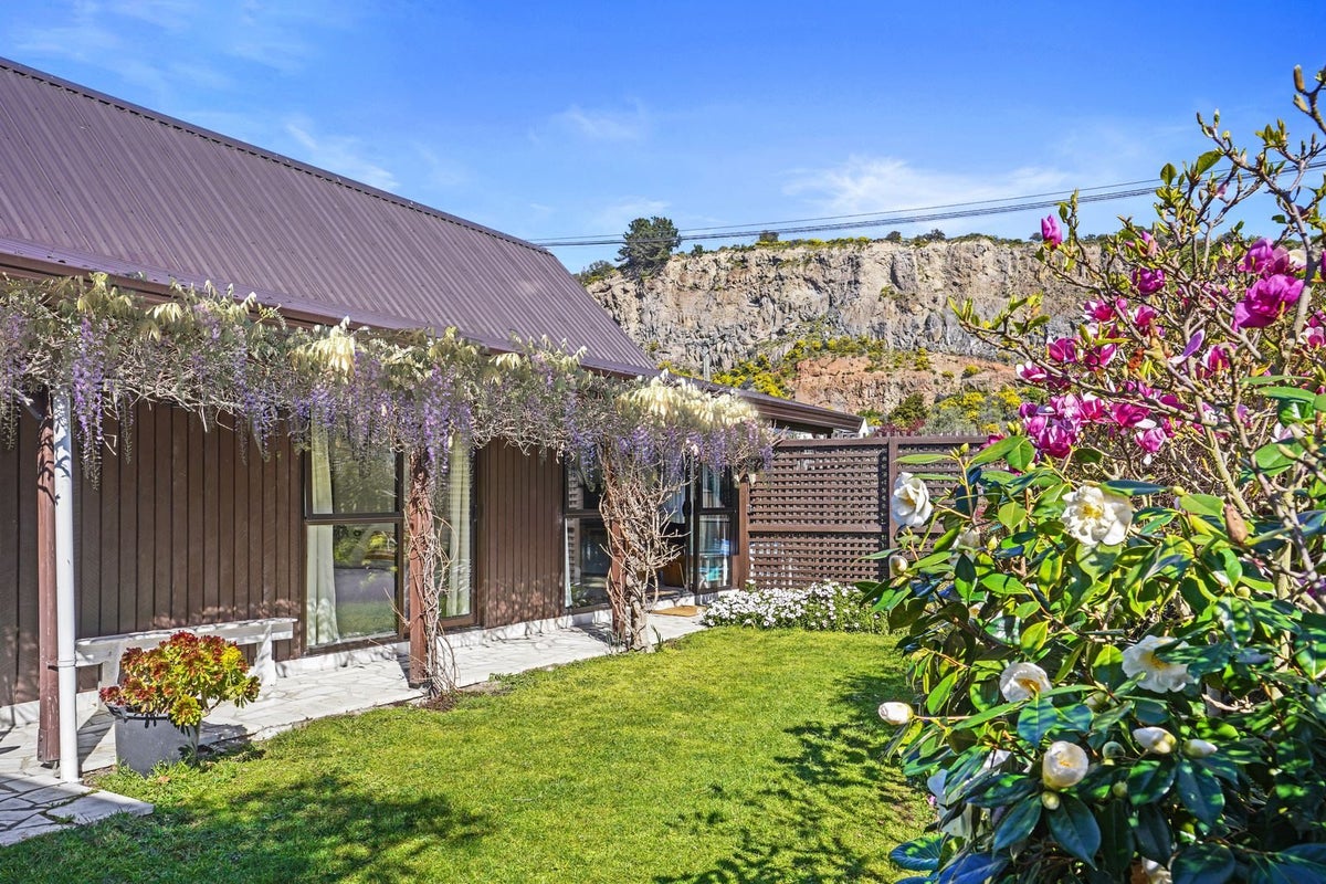 1/31 Main Road, Redcliffs, Christchurch - Carousel 1
