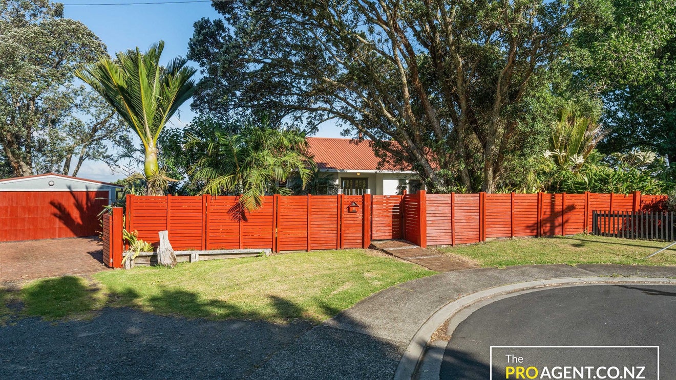 77 Minnehaha Avenue, Titirangi, Auckland - Carousel 1