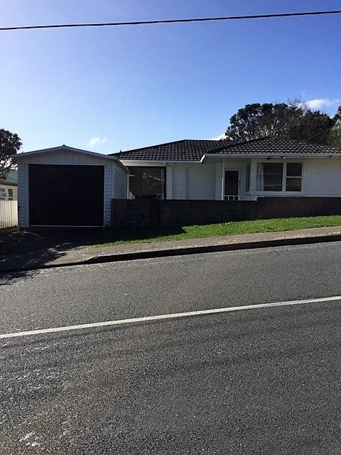 45 Beazley Avenue, Paparangi, Wellington - Carousel 2