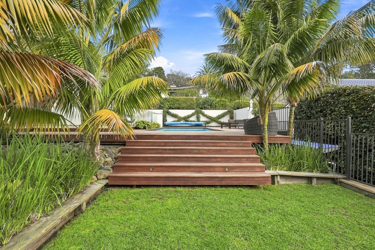 194 Beach Road, Campbells Bay, Auckland - Carousel 2