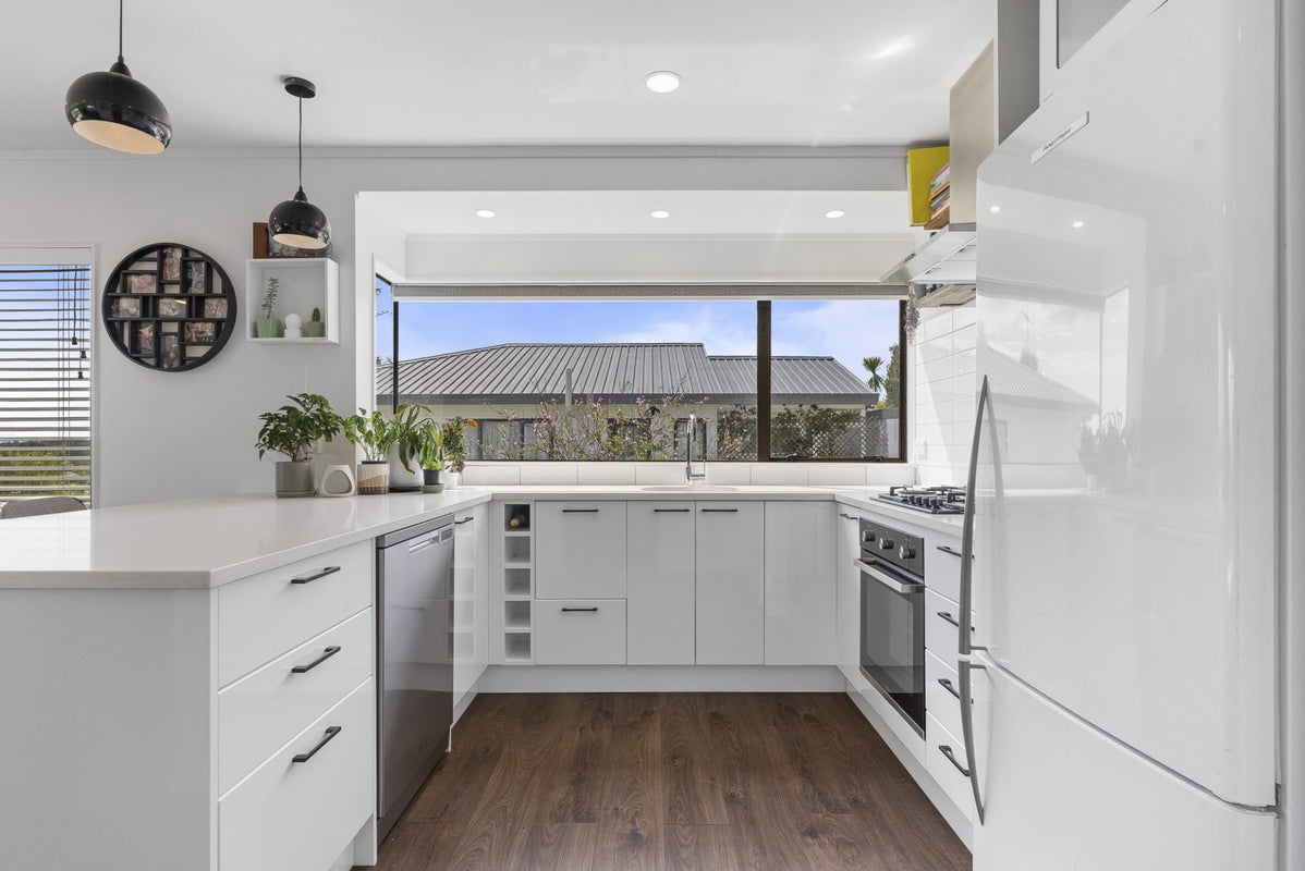 2/15 Tiri Tiri Road, Birkdale, Auckland - Carousel 2