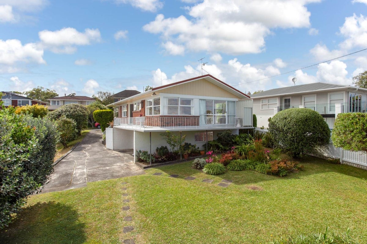 45 Peter Buck Road, New Windsor, Auckland - Carousel 2
