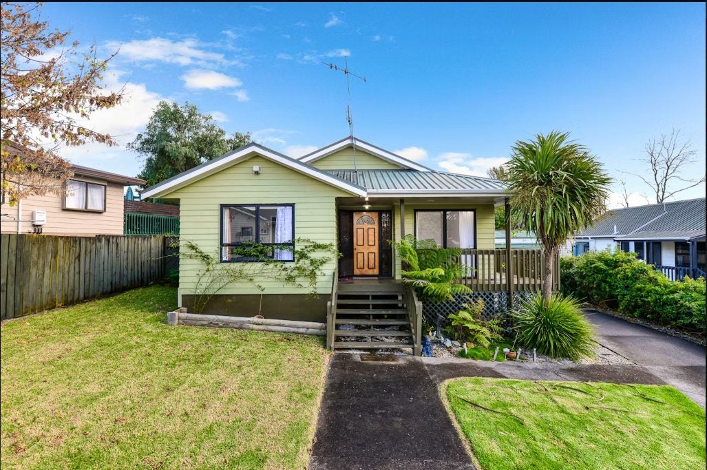40 Cromwell Drive, Fitzroy, Hamilton - Carousel 1