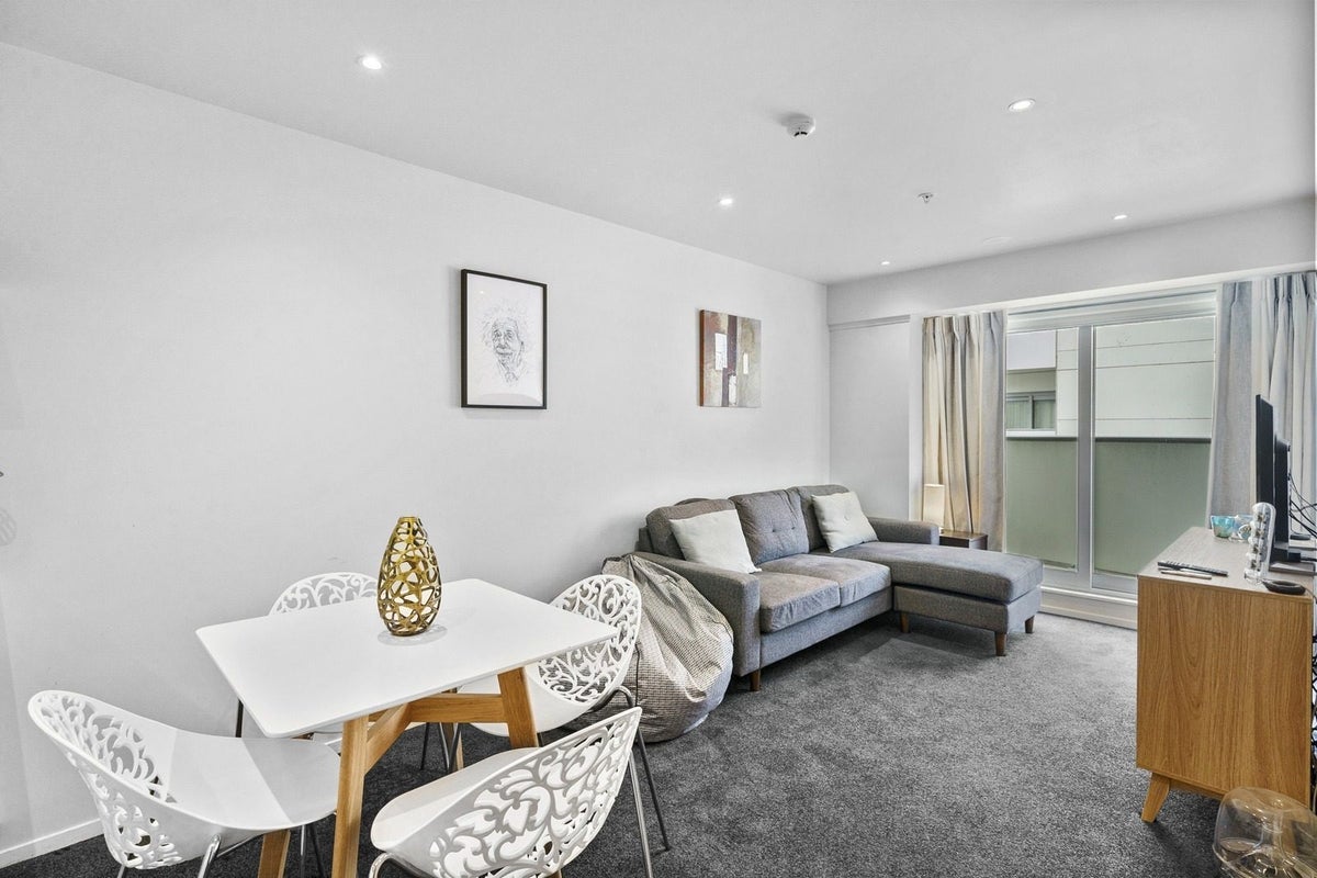 205/74 Taranaki Street, Te Aro, Wellington - Carousel 1