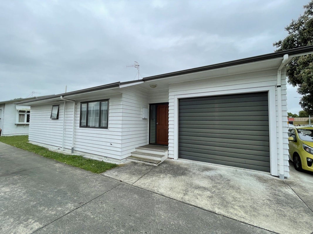 355 College Street, West End, Palmerston North - Carousel 1
