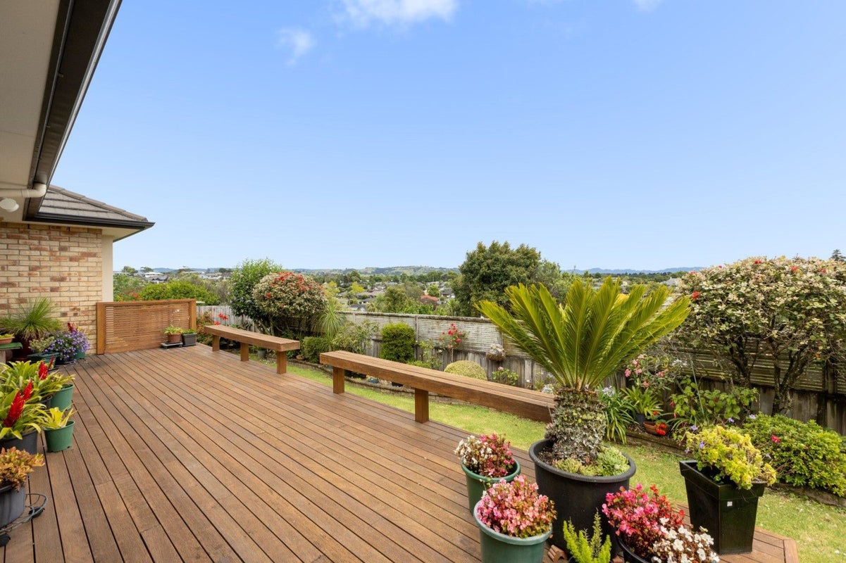 38 La Colina Place, Bethlehem, Tauranga - Carousel 1