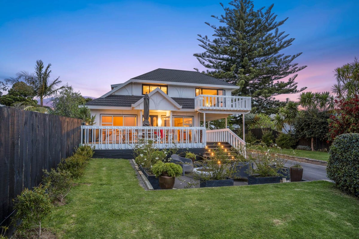9 The Terrace, Herald Island, Auckland - Carousel 1
