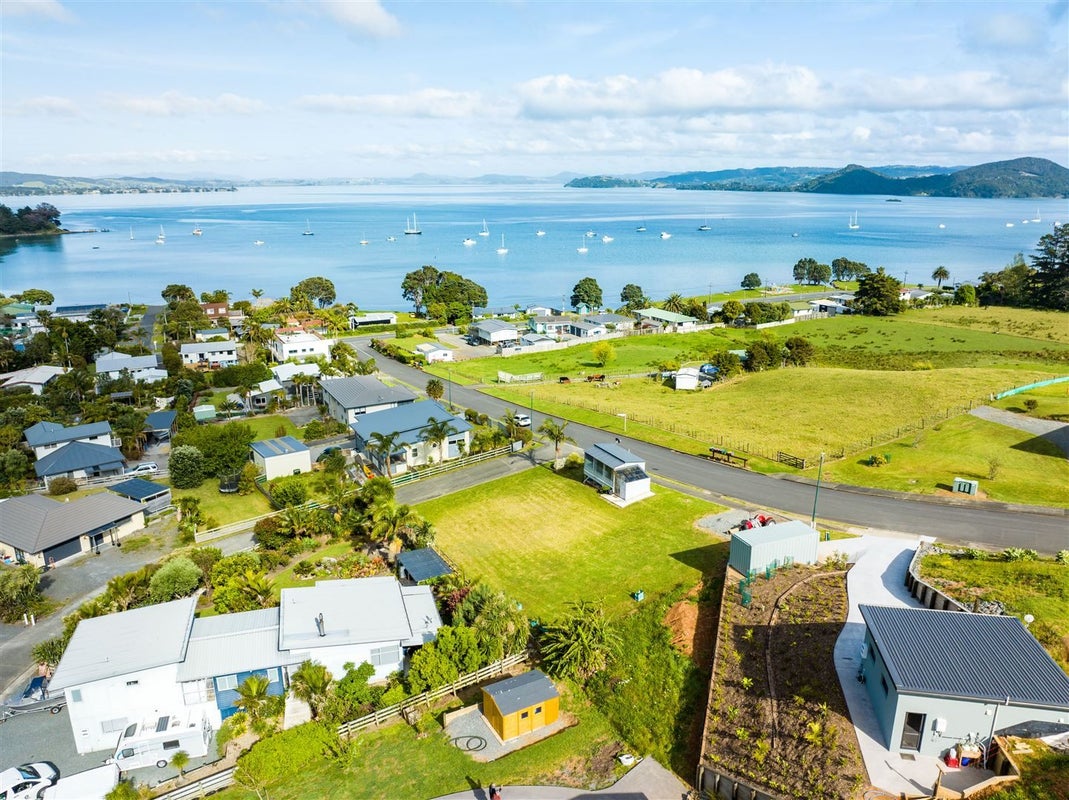 18 Neptune Drive, Whangarei Heads - Carousel 1