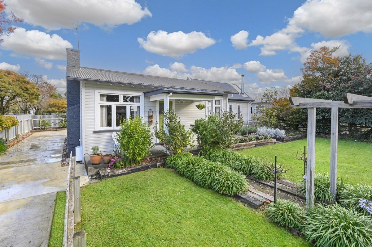 207 Murdoch Road East, Akina, Hastings - Carousel 2