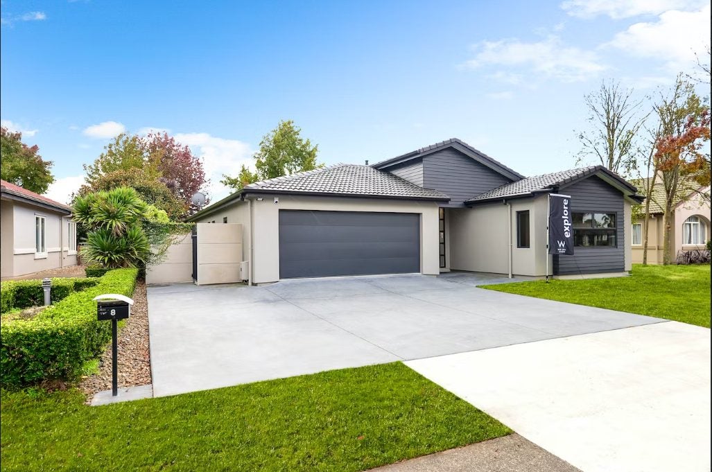 8 Gallery Grove, Flagstaff, Hamilton - Carousel 2