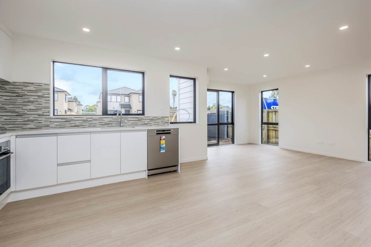 66A Wintere Road, Papatoetoe, Auckland - Carousel 2