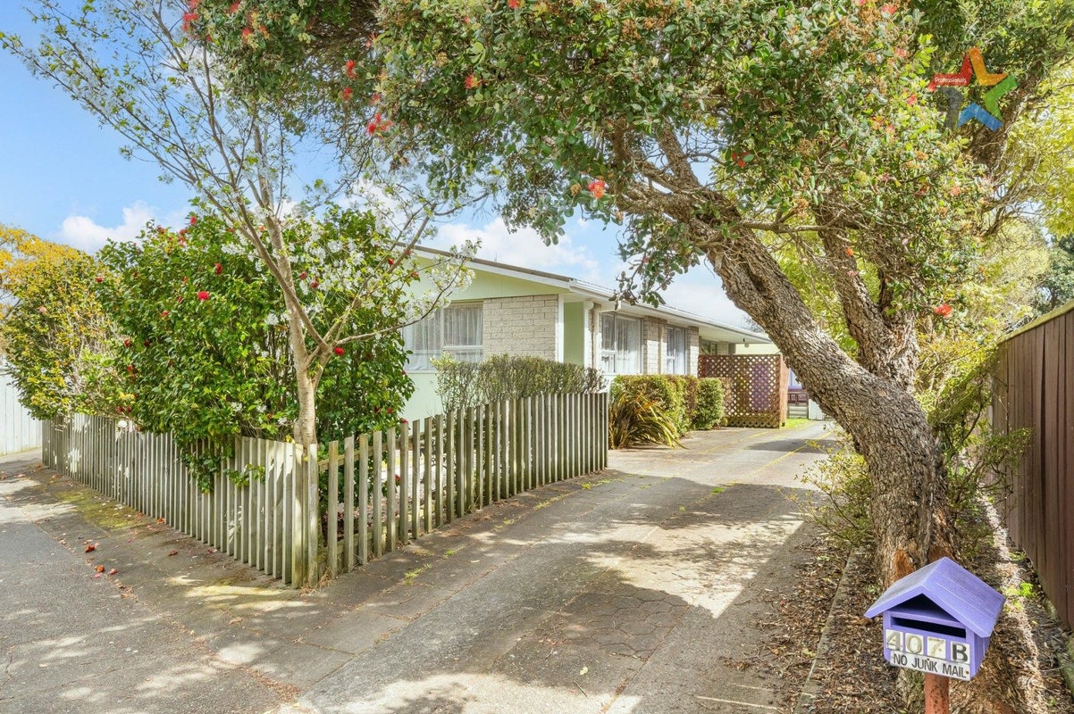 407A Riverside Drive, Fairfield, Lower Hutt - Carousel 1