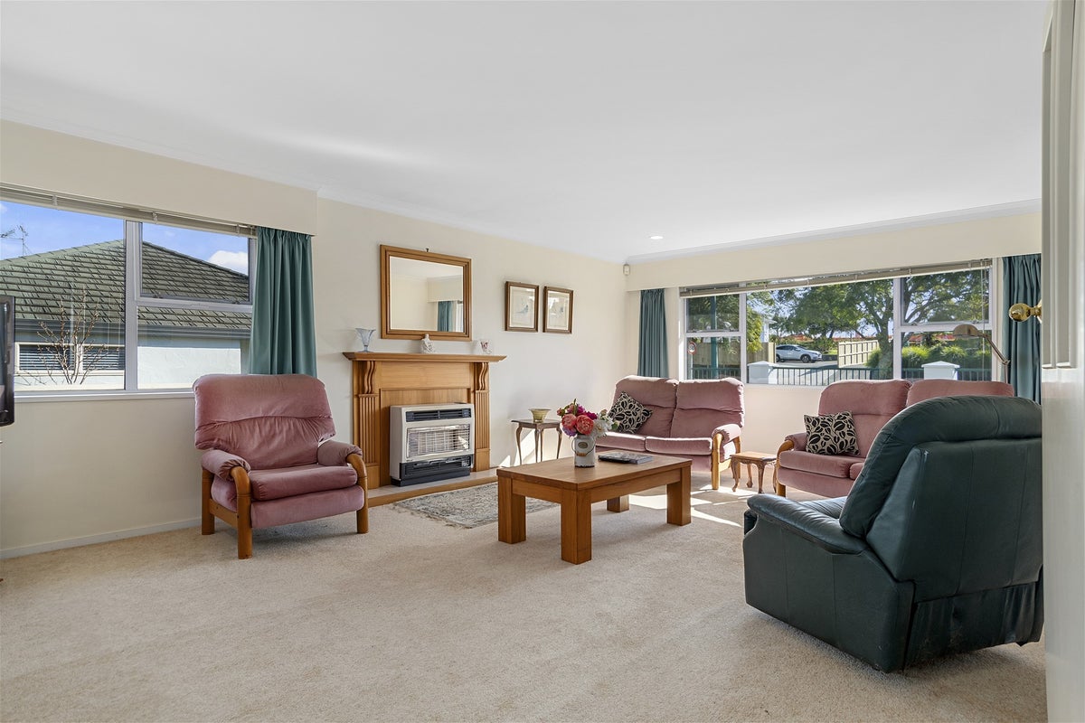 1 Wakefield Drive, Bethlehem, Tauranga - Carousel 2
