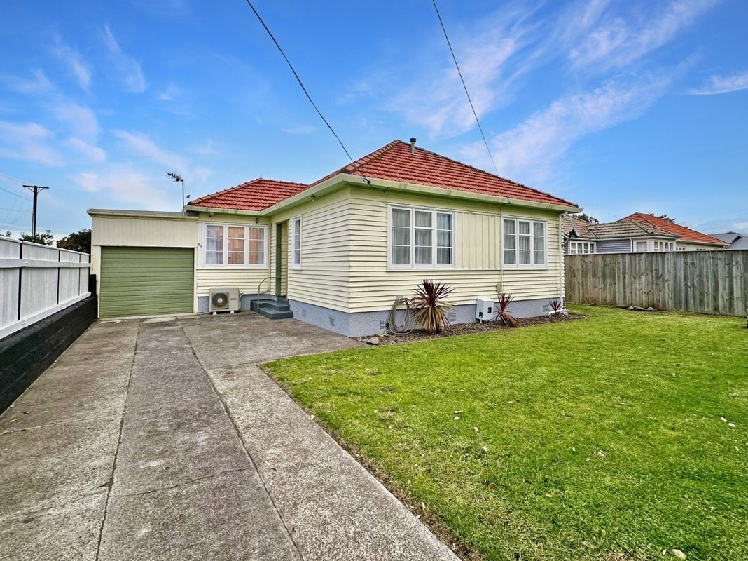 33 Swiss Avenue, Gonville, Whanganui - Carousel 2