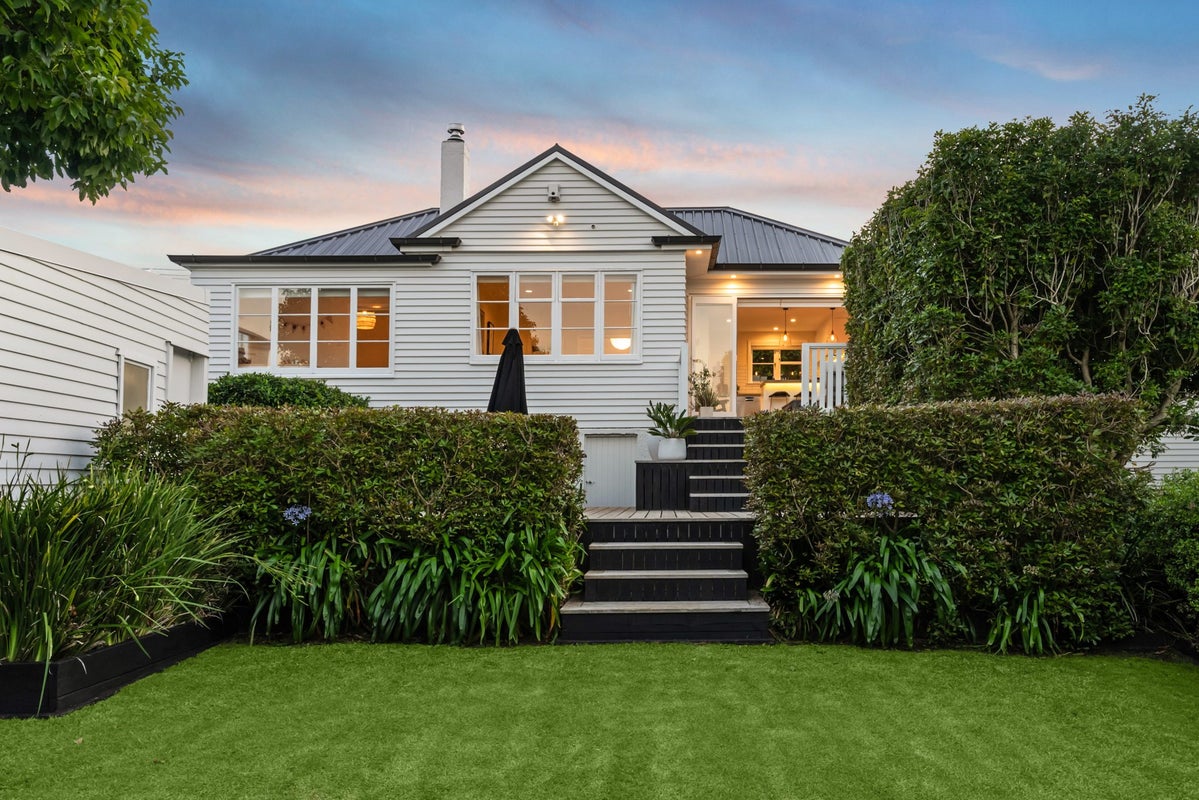 41 Waiohua Road, Greenlane, Auckland - Carousel 1