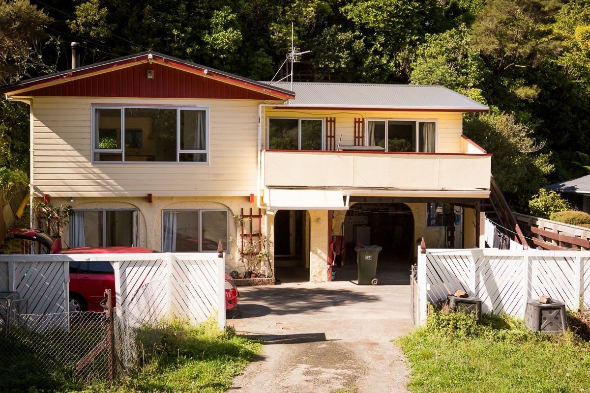 82 Airlie Road, Plimmerton, Porirua - Carousel 1