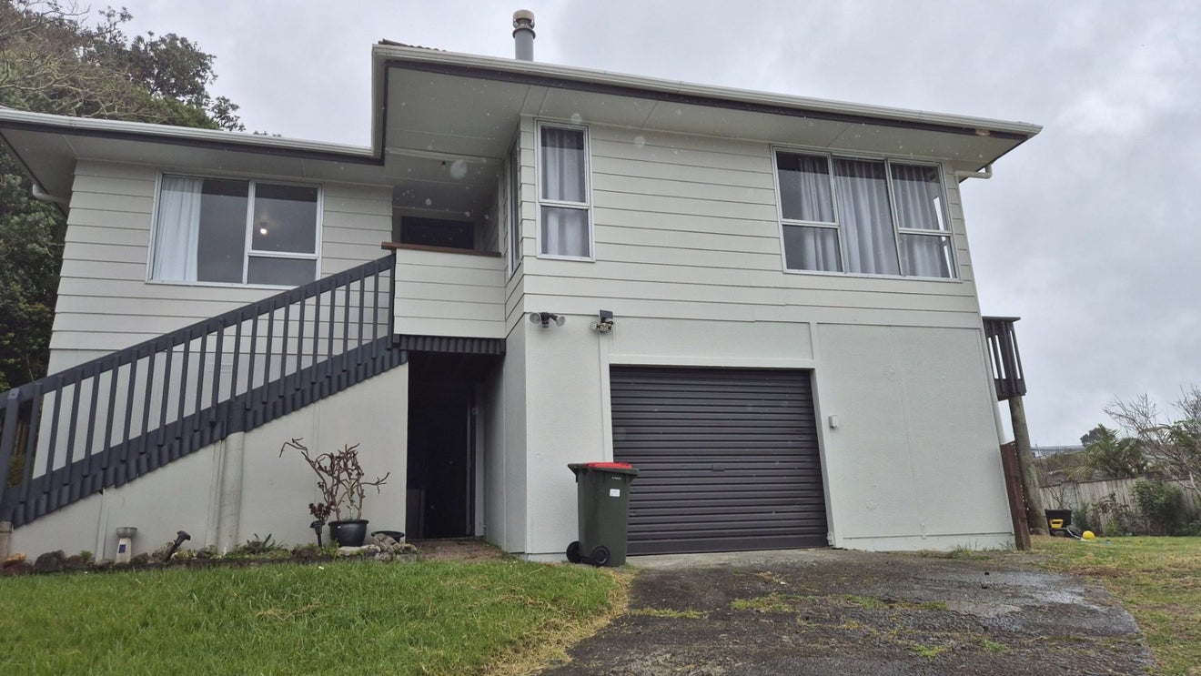 7 Win Grove, Hatfields Beach, Orewa - Carousel 1
