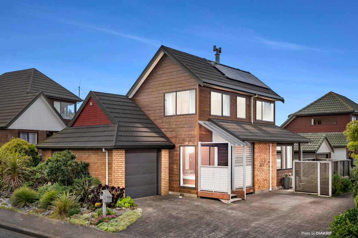 36 Ashton Fitchett Drive, Brooklyn, Wellington - Carousel 2