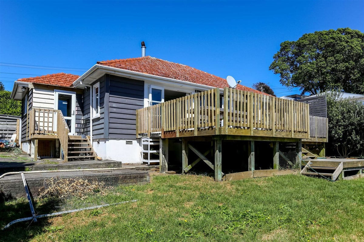 6 Lismore Street, Strandon, New Plymouth - Carousel 18