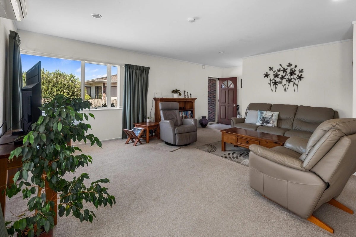 4/6 Pine Park Road, Onerahi, Whangarei - Carousel 2