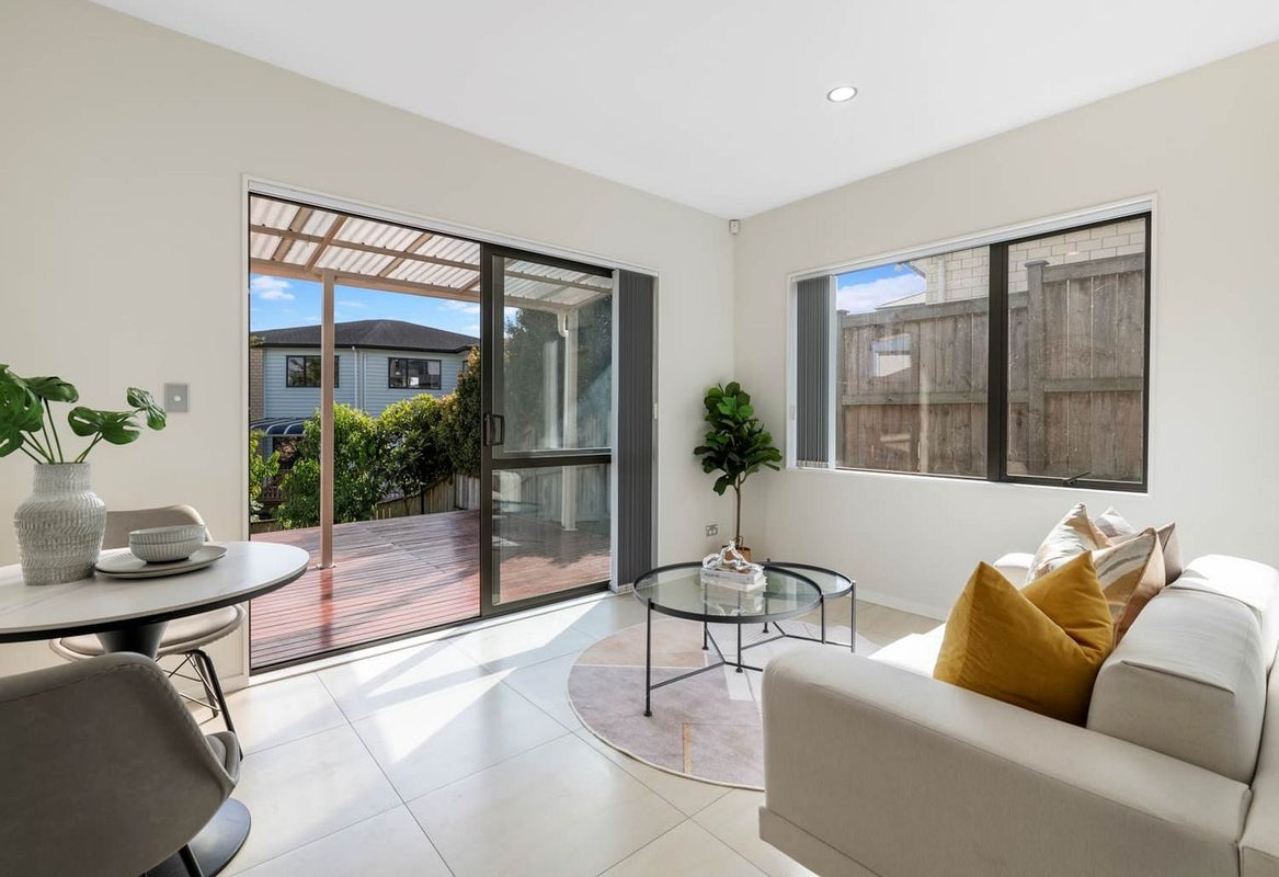 17 Gospel Heights, Flat Bush, Auckland - Carousel 2