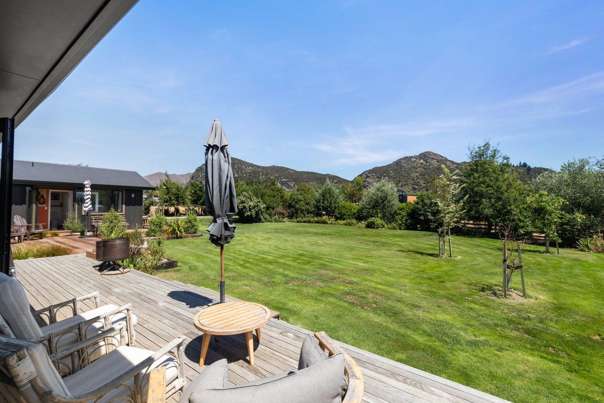 19 Monteith Road, Wanaka - Carousel 2