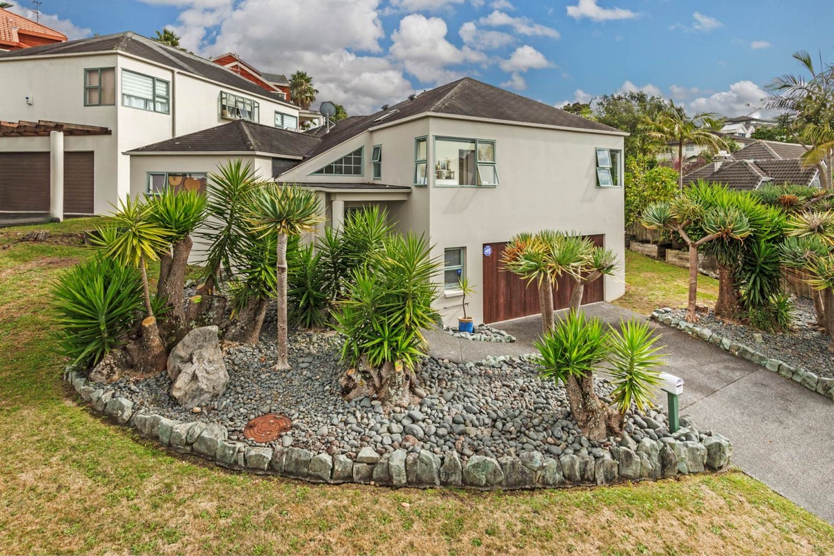 1/6 Arirang Rise, Pinehill, Auckland - Carousel 2